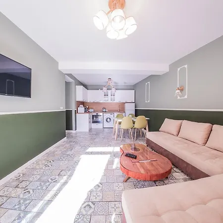 Rococo Life Apartment *